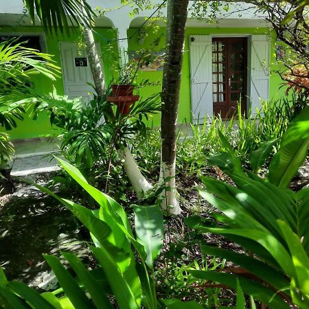 Le Jardin De Massieux Lägenhet Bouillante Exteriör bild