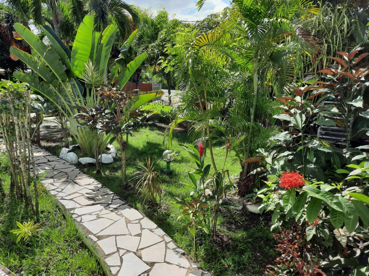 Le Jardin De Massieux Lägenhet Bouillante Exteriör bild