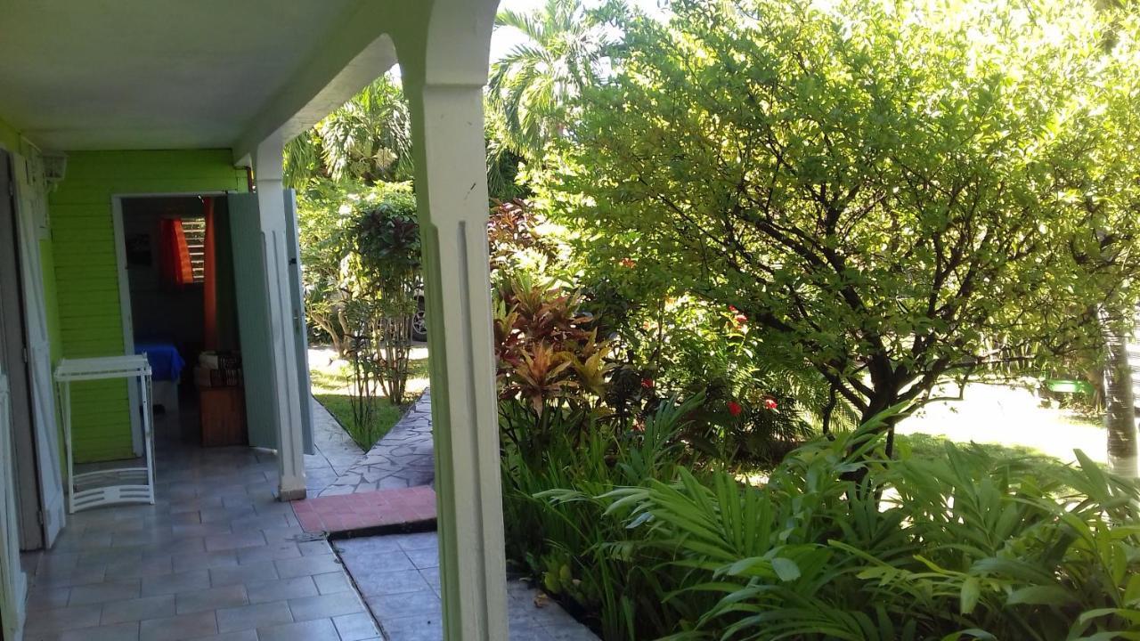 Le Jardin De Massieux Lägenhet Bouillante Exteriör bild